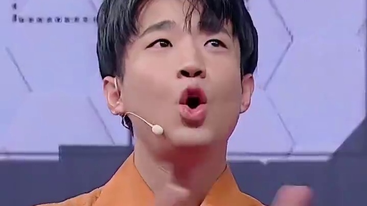 张馨月亮相：高智商甜妹渴望炙热恋爱 