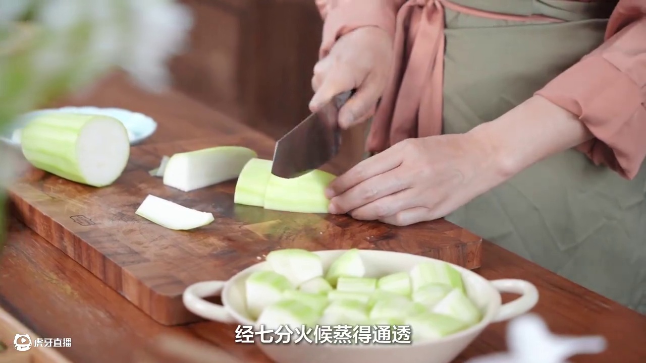 八百年前的春分宴，竟然这么精致？ 跟随《山家清供》的墨迹，重返宋代餐桌。蓝田玉不过是瓠瓜，碧涧羹则是