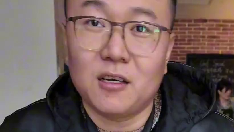 一路向南去流浪。在上海吃个午饭，差点爬着出来。