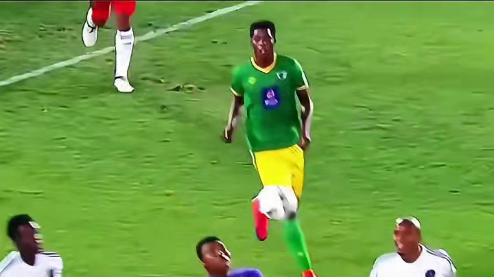 当门将无聊时,鬼知道会#足球