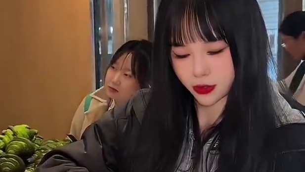 万象城很火的面包，29块9代50!!快快