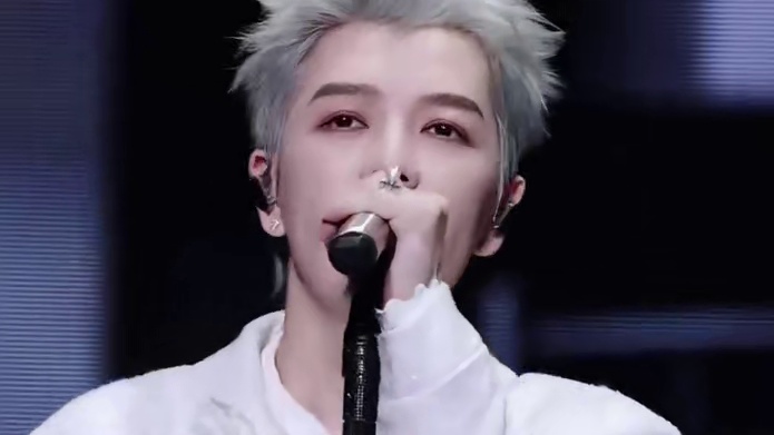 “爱的尽头是片黑暗，时间会抹去你所有的伤” #王栎鑫#就好#现场版live#王栎鑫就好#王栎鑫的烟嗓