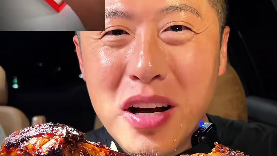 深夜脆皮烤乳猪快乐水嘎嘎香 #烤乳猪 #深夜放毒 #大口吃肉的感觉真好 #妈呀太香了