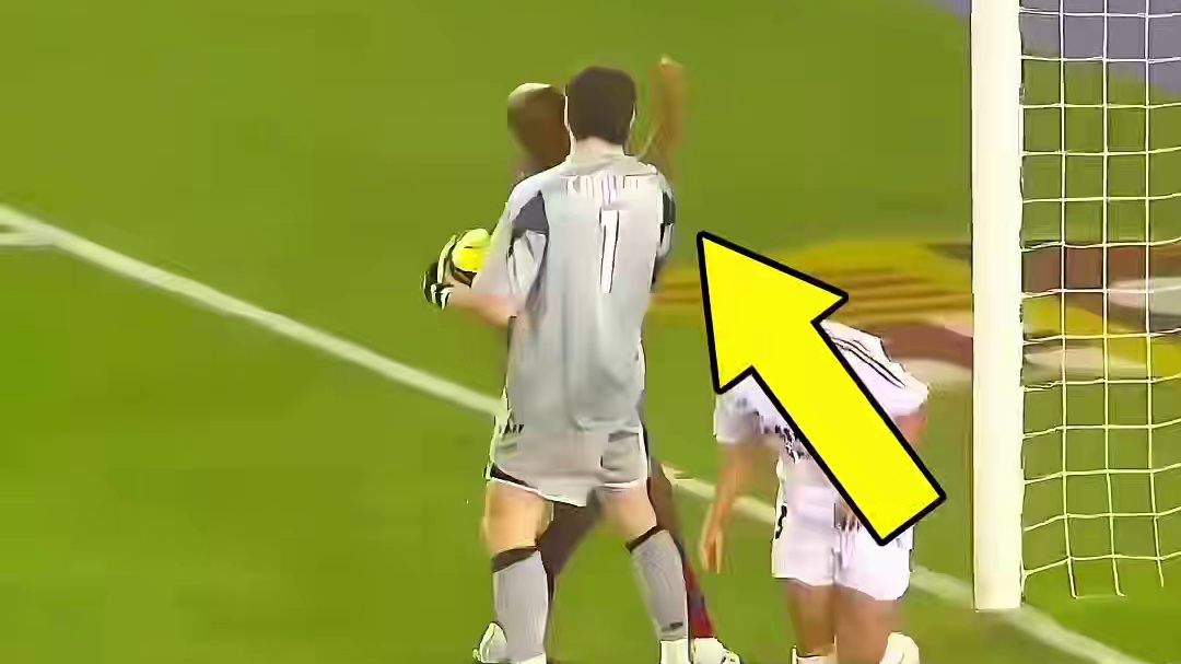 足球赛场那些永不言弃的