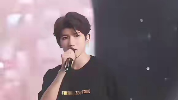 “我只想有一天 你能为我骄傲” #王源#骄傲#现场版live#王源骄傲#王源客厅狂欢巡回演唱会