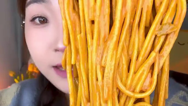 黏糊热干面 就想这一口 姐妹们不是因为带货我是真的爱！！#这一口好city啊 #黏糊热干面 #热干面