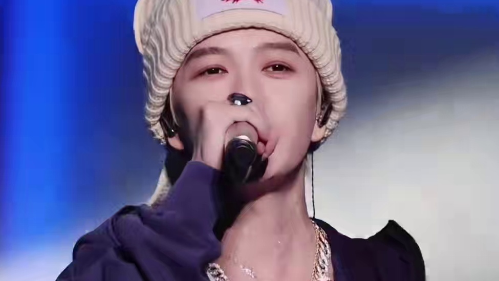 “陪你昂首直到世界尽头” #王栎鑫#直到世界尽头#现场版live#直到世界尽头现场版好好听#直到世界