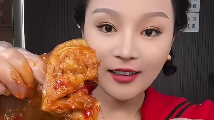 我是美食创作者~