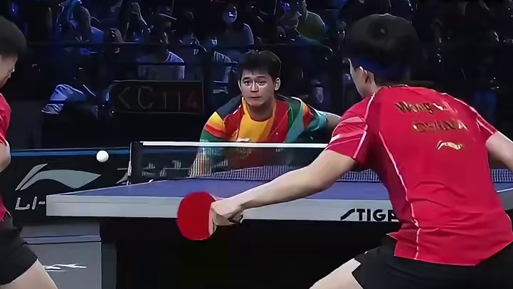 王楚钦的回头望月，让场上三人当场懵圈