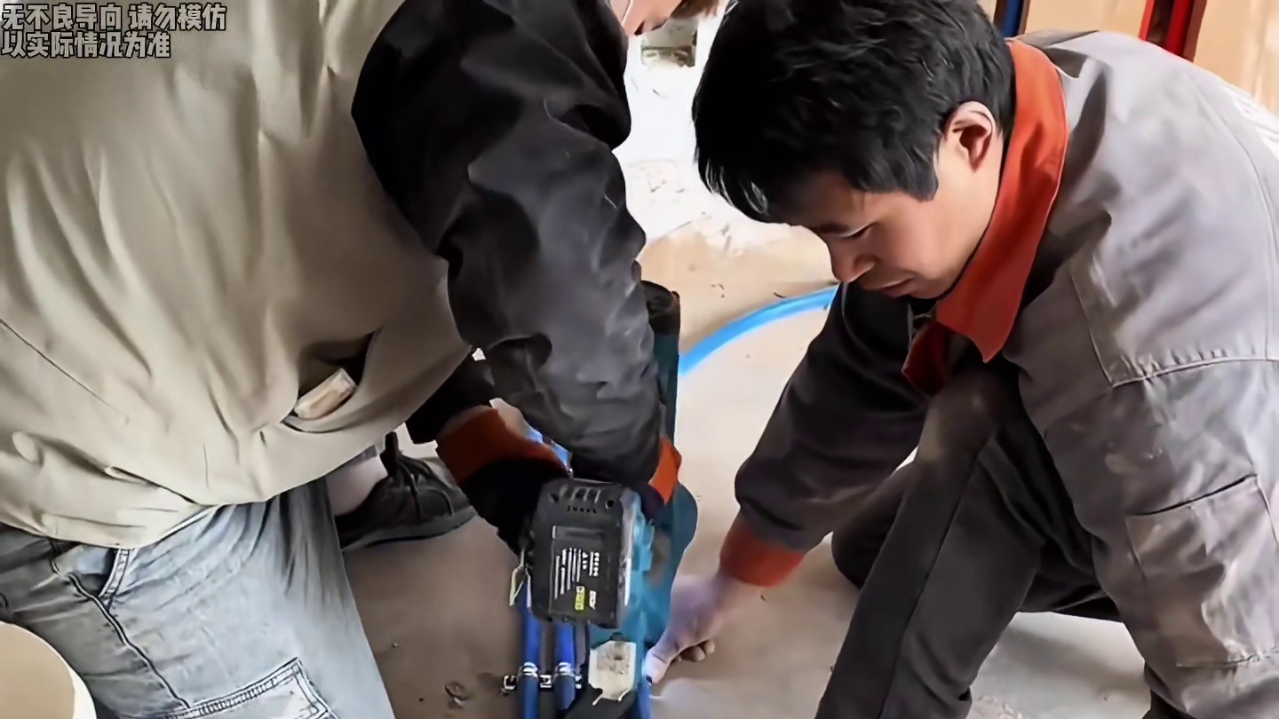 原来不是偷点懒，而是偷电缆…#电工 #电缆 #铜￼