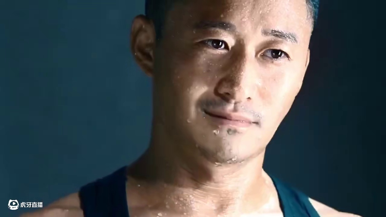 玩明日后悔两年... #明日之后  #战狼 #吴京