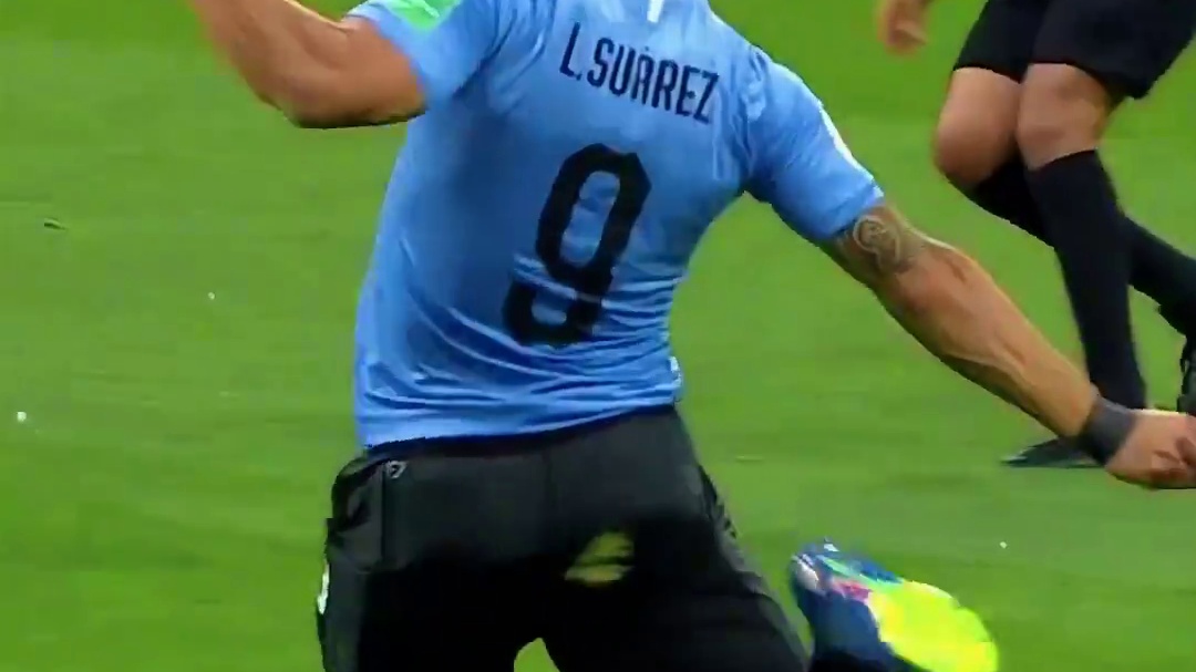 卡瓦尼目前在那个地方踢球？