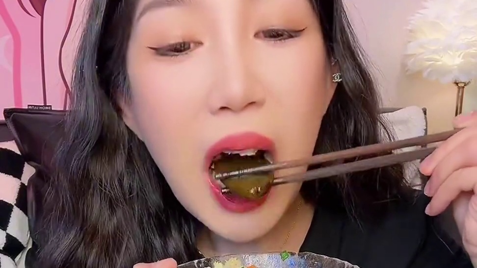 无脑冲！不能吃辣的姐妹不拍哈 嘎嘎好吃 贼下饭！#好吃了 #香辣可口太馋人了 #葱油椒 #每天为大家