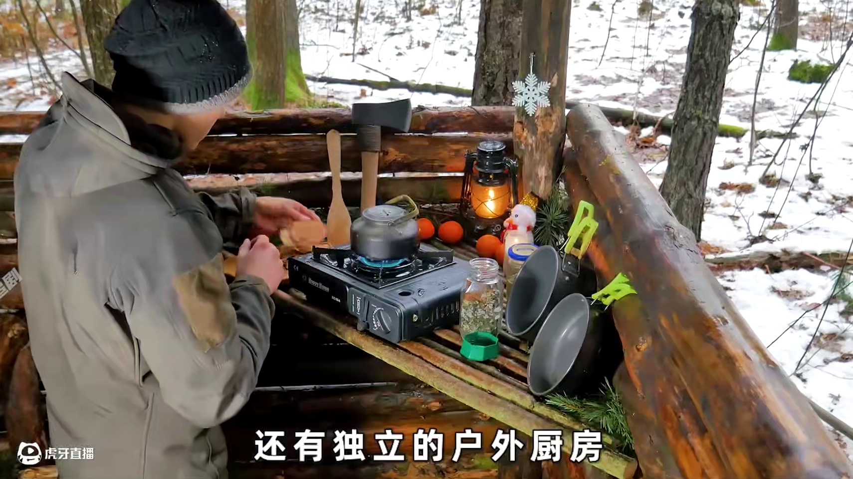 一口气看完国外牛人在野外搭建木屋别墅的全过程#荒野建造 #归隐山林 #野外生存 #木屋建造 #一剪到