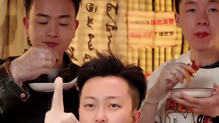 爱吃鸡爪的姐妹，这个鸡爪是我近半年来顶顶喜欢的，当然也要推荐给姐妹们啦！#妈呀太香了 #解馋 #吃货