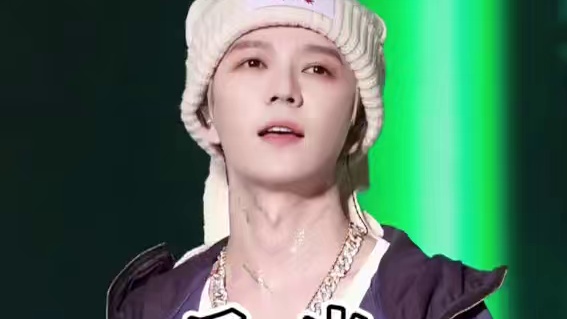 “那就是叛逆的坚强 属於我的反光” #王栎鑫#反光#王栎鑫反光#现场版live#王栎鑫演唱会