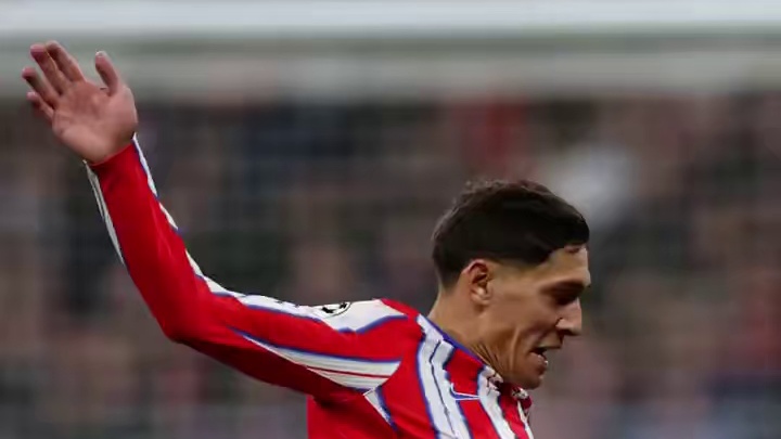 不仅全力铲断，还立刻起身投入进攻！