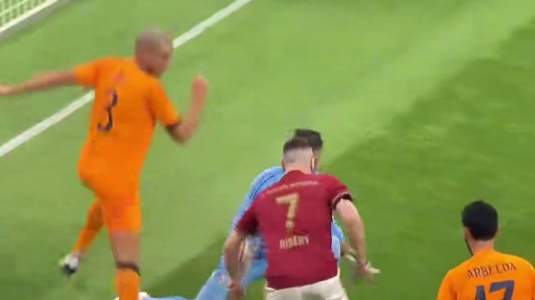 伟大的西班牙左后卫# 托雷斯 生日快乐