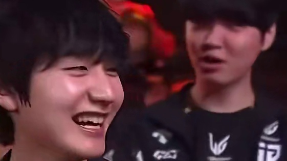 石头人！！！ 你以为我让你看的真的是石头人五杀吗？