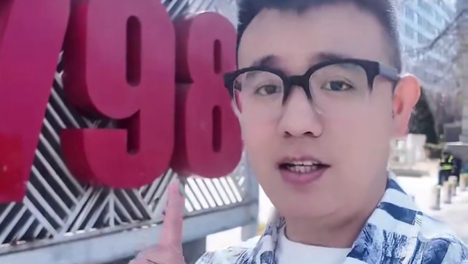 甜口的汉堡你吃过吗？ 今天吃了两款甜口的汉堡，居然还不错！要不要来尝尝？#同城美食