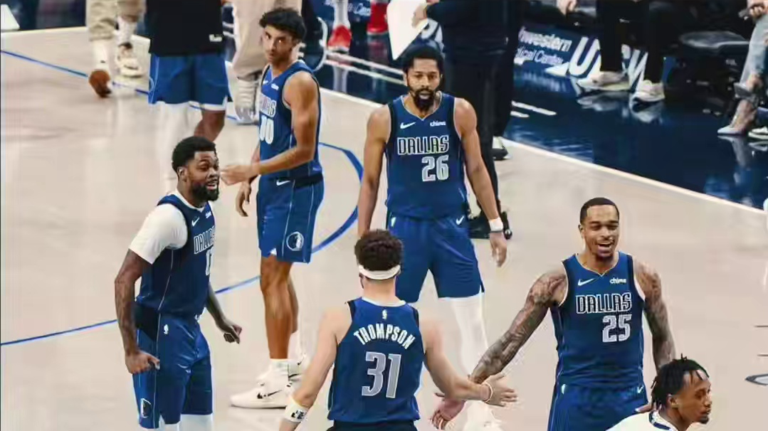 以一波下克上为序幕！狂野西部季后赛争夺赛正式打响，太阳独行侠双赢球，快船胜灰熊豪取五连胜！兄弟们这情