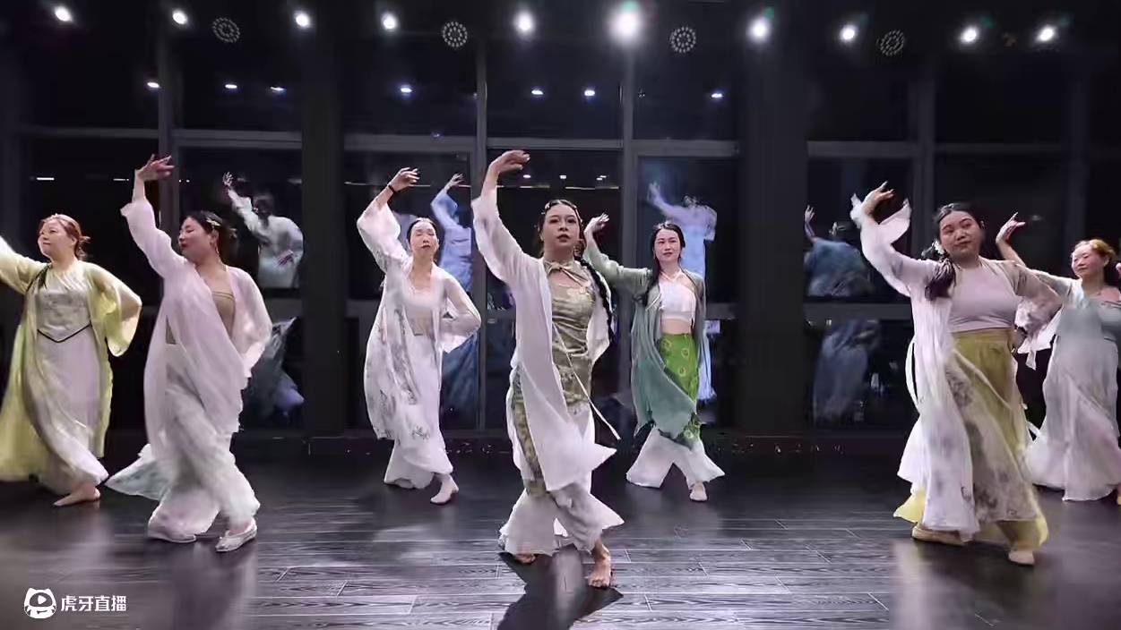 情深从何起，南风知我意#南风知我意 #庆容编舞 #国风爵士 #舞蹈日常 #舞蹈课堂随拍