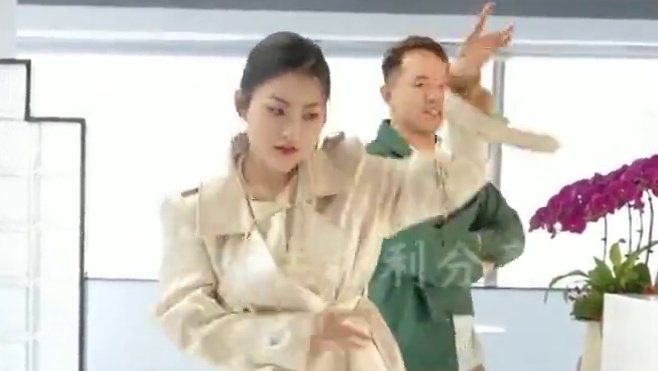 #多才多艺 #一起走花路 #好身材 #三妹 #云南阿奎