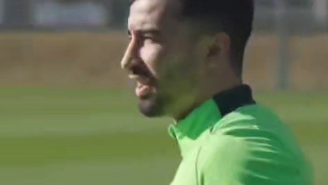 不讲“武德”！阿穆拉雪球“偷袭”博尔瑙