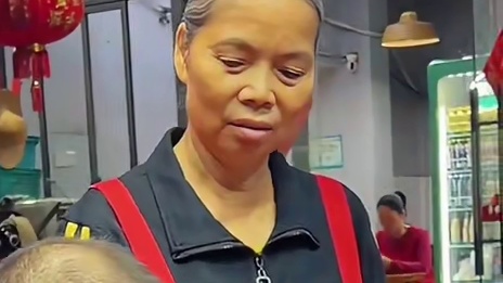 河北“辣王”挑战8两螺蛳粉~狂赚阿姨16箱螺蛳粉~#螺蛳粉