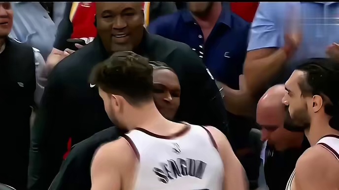 火箭故意罚丢申京补篮成功，76人绝杀不中进加时赛