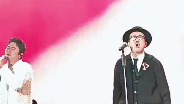 筷子兄弟音乐节再次唱起《老男孩》，才明白青春早已一去不复返 #筷子兄弟#老男孩#现场版live#筷子