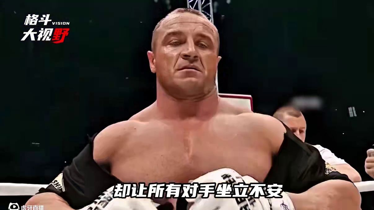 全球最强大力士，参加格斗比赛会怎样？只需一拳打飞对手！ #格斗 #大力士 #MMA #健身