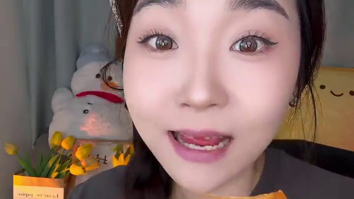 配料表干净的磨牙小零食！薄如蝉翼！控嘴期的宝子们放心吃，好吃爱吃#口感非常好 #薄脆鸡胸肉 #酥酥脆