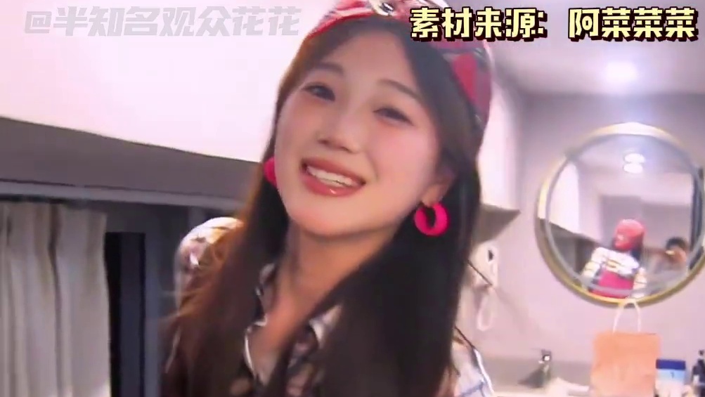 大学生：“早八时装周”？拿捏！#大学生在换装这方面简直无师自通