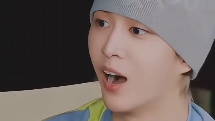 范丞丞赔钱上节目，但凡懒点这裤子都破不..