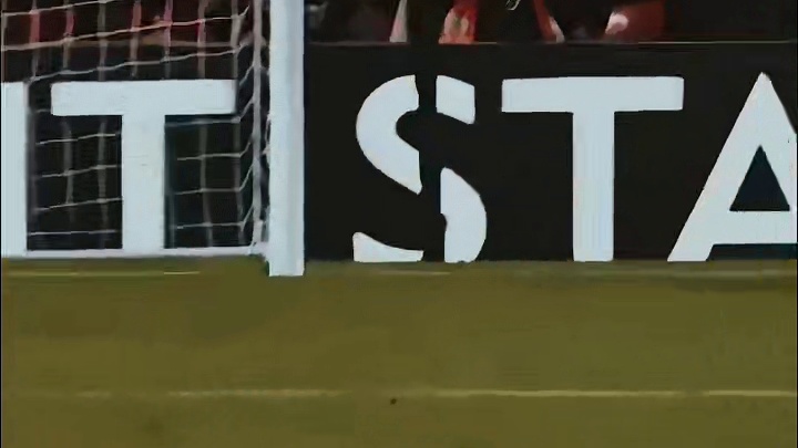 十分脚射门遇到满分扑救#足球