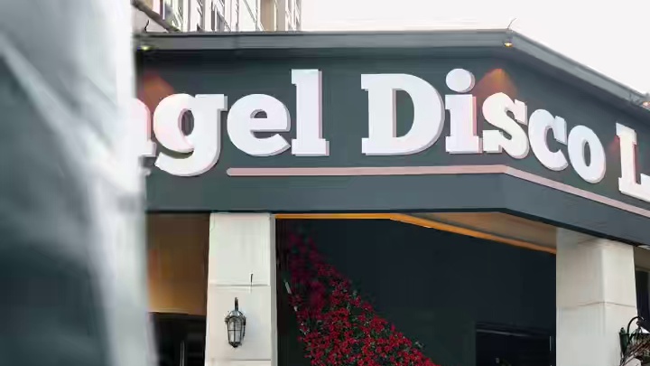 如果没有了她，你的生活会不会很无趣～
#凯旋大攀爬 #每个男人都有一个机车梦 #爱机车爱生活 #机车