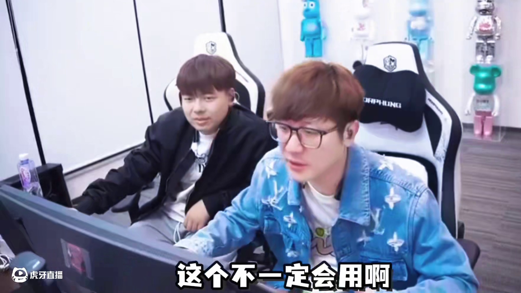 老白晒出白鲨制作的新队服.表示现在的队服.感觉还难满足大家#穿越火线 #白鲨ayom