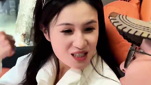 跟着交大的美女粉丝，来吃的一家开在交大对面的社区火锅店，学校外面的火锅真的是好吃又实惠#城市里的烟火