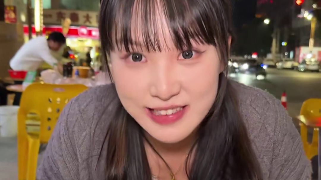 广东人当然是喜欢吃甜滋滋的蜜糖烧烤呀~~#梨花哪有烧烤香 #建议普及这一口 #发现宝藏小城 #蜜糖烧