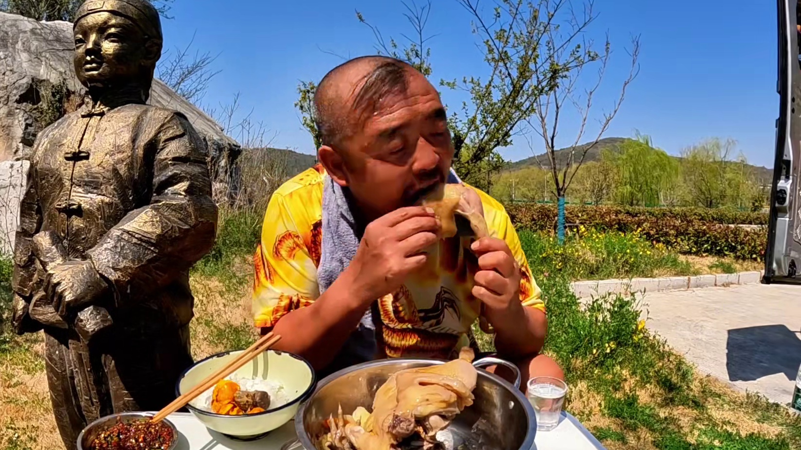 沙大厨的生活绚丽多彩，一个鸡使劲吃也吃不完#穷游