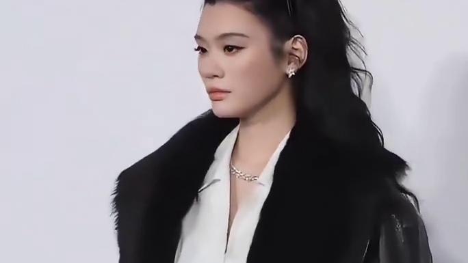 红毯还得看超模奚梦瑶