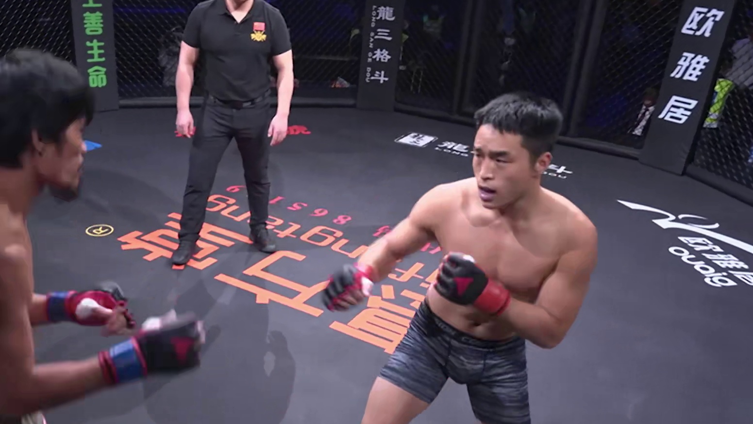 #龙三格斗 龙三格斗环球拳王巡回赛·花都站 吉付阿发VS布阿兰