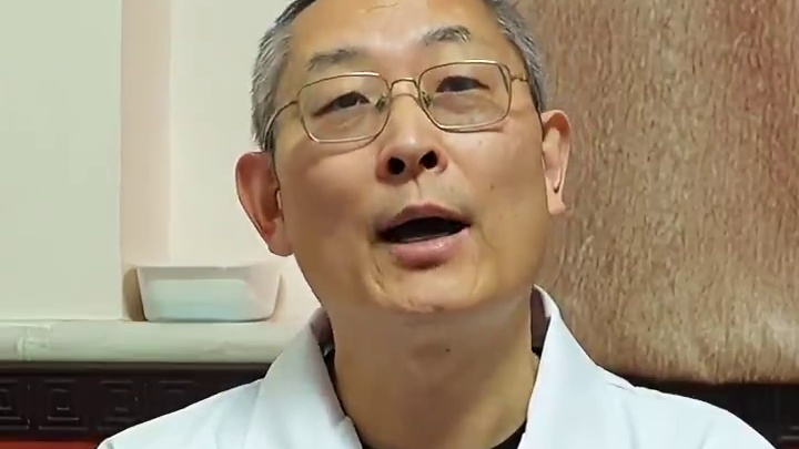 半月板三度撕裂是否一定要手术呢？ #医学科普 #膝盖疼痛 #半月板三度撕裂 #手术 #骨科专家尹辛成