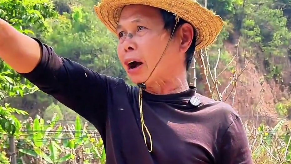 山村厨神小当家 今天做一道名菜 脆皮五花肉 外酥里嫩 嘎嘣脆 #农村生活 #农村美食 #农村柴火饭 