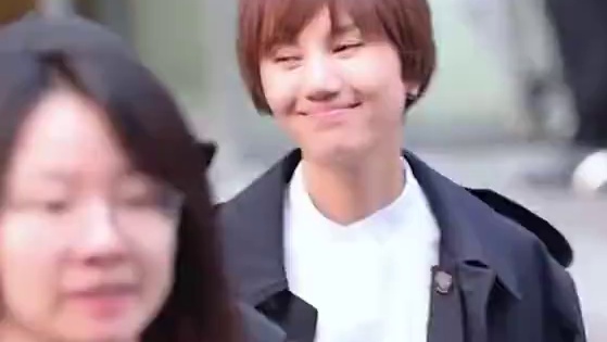 一张高清照曝光，揭开袁泉从不穿高定礼服的真相，果然没我们想的这么简单 #娱乐评论大赏 #内容启发搜索