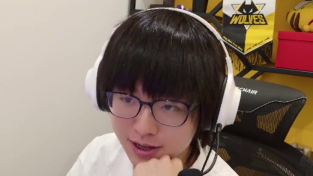 下次开头开麦的事明年再说 #狼队归期 #重庆狼队 #电竞选手 #2025kpl春季赛