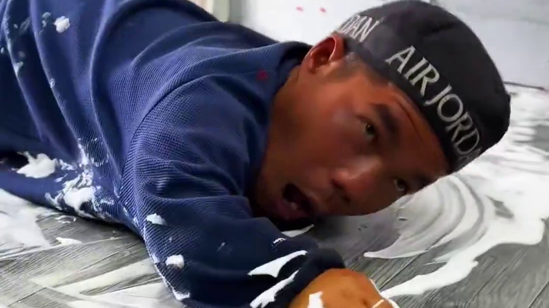 ToRung搞笑 妈妈的手受伤了
#搞笑#解压#搞笑视频