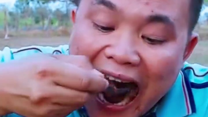 鲜辣椒酱️凉拌大毛蛤 #泰国主播吃美食视频 #泰国有哪些神奇美食 #泰国生活 #泰国大叔#内容启发搜