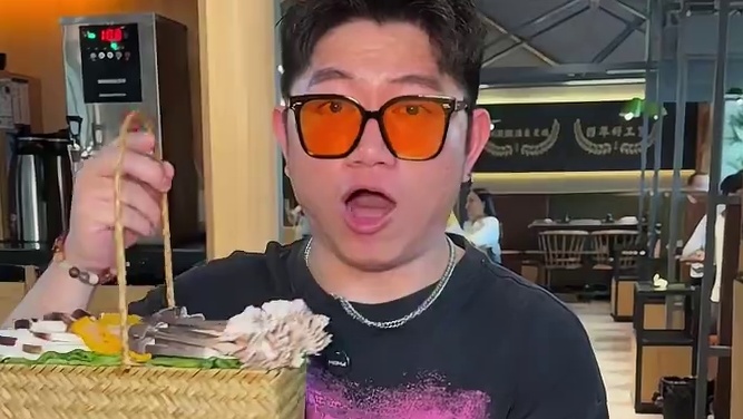 余杭万达新开的山系火锅！调料台的牛肉粒居然都是这么大的#美好生活在浙里 #一口就被惊艳到的美食 #抖